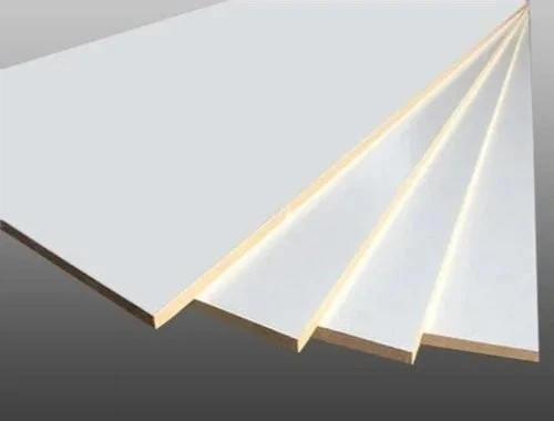 Pourquoi de nombreux acheteurs étrangers privilégient-ils les panneaux de fibres moyenne densité (MDF) pour la fabrication de meubles