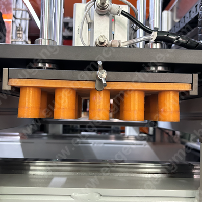 Full automatic cosmetic compact powder press machine (4).png