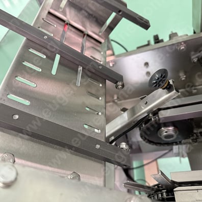 Cosmetic product cartoning machine5.jpg