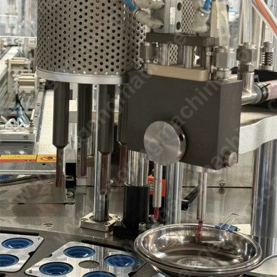 Automatic silicone mold lipstick filling machine production line22.jpg