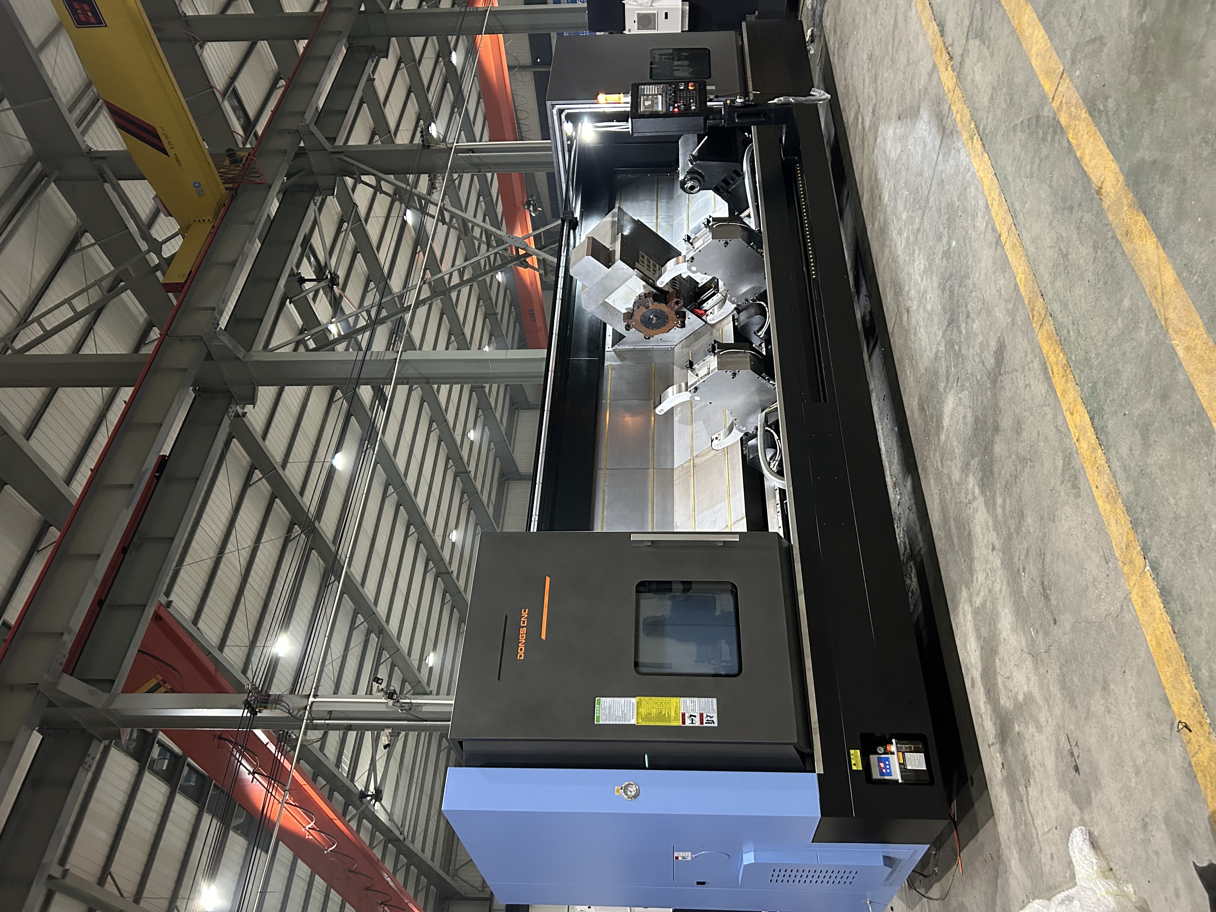 Vysoce efektivní a přesná soustružnická centra CNC vyráběná v Číně — Řešení DONGS CNC