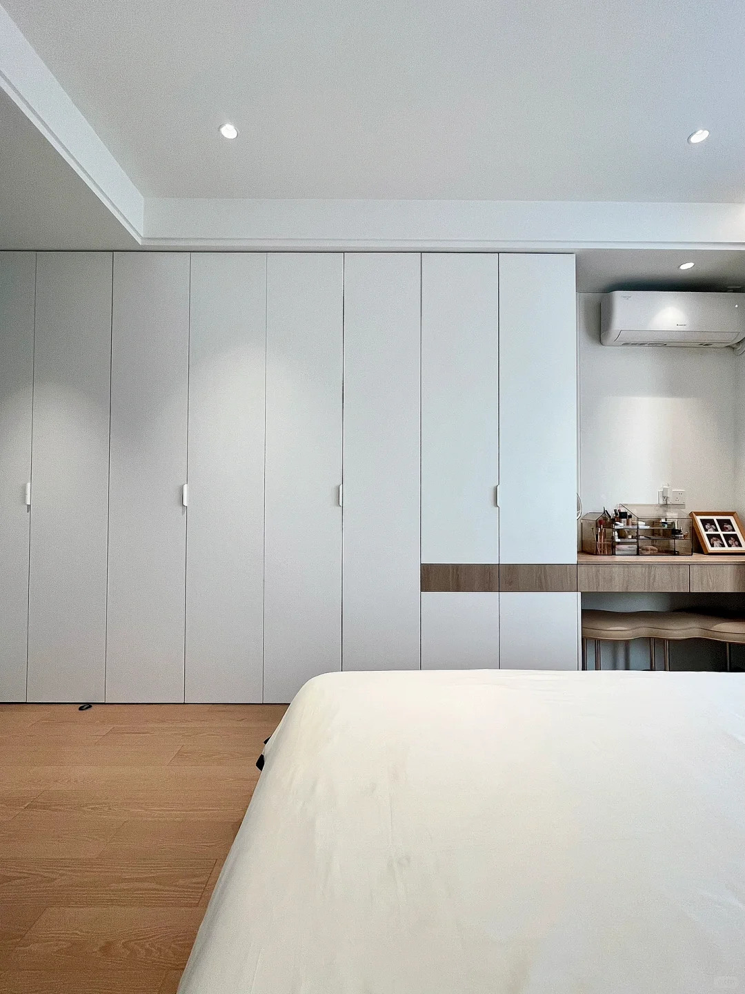 Bakit Naging Mas Sikat ang “Integrated Door–Wall–Cabinet Design”?