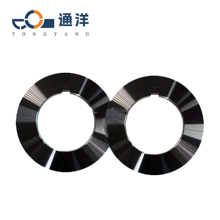 Blades of metal slitting machines
