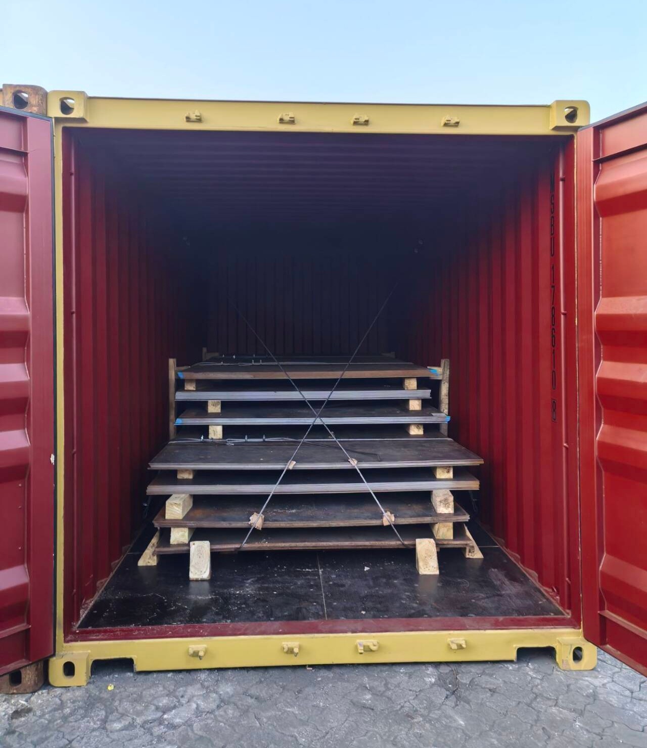 STEEL PLATE LOADING.jpg