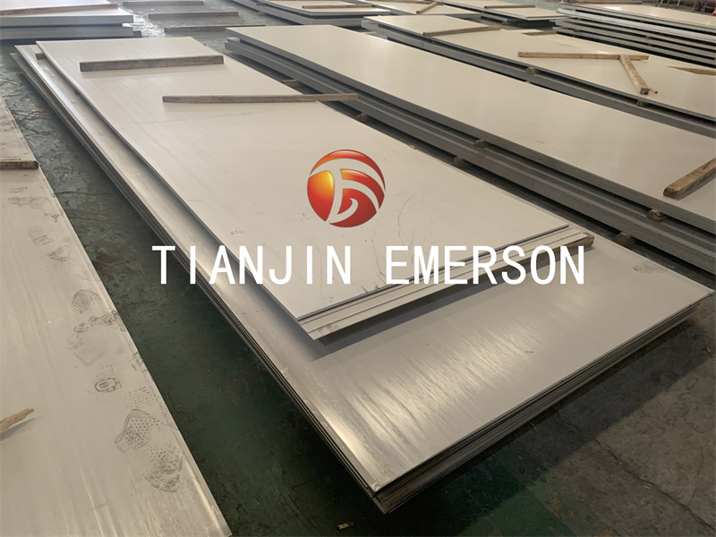 A Comprehensive Guide to 200, 300, and 400 Series Stainless Steel Plates: Material Selection for Optimal Performance