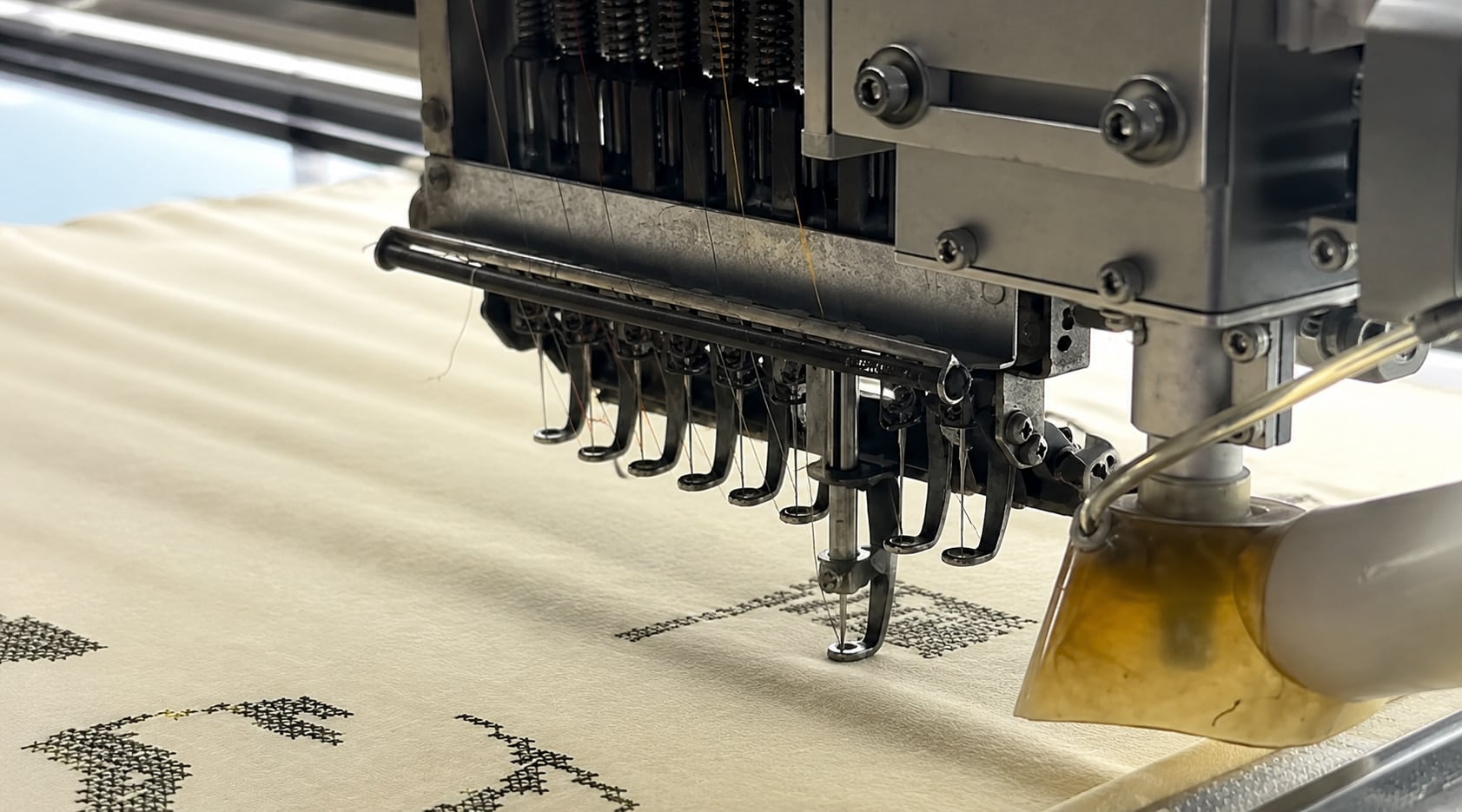 About Our Streetwear Factory | OEM/ODM Streetwear Manufacturer | Premium Y2K Hoodies & Tees | Youmi Clothing
