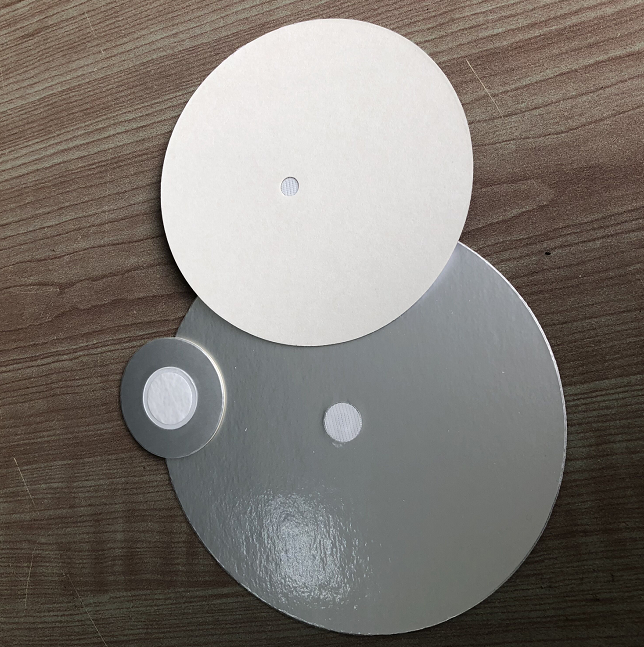 La membrane poreuse en ePTFE MicroVent® offre une résistance chimique exceptionnelle pour une utilisation en laboratoire.