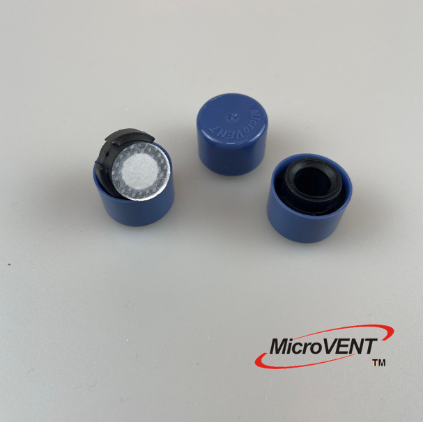 A válvula de embalagem MicroVent® é um recurso vital de segurança para líquidos químicos voláteis.