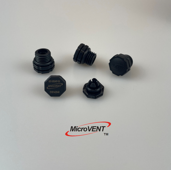 Como otimizar a taxa de fluxo de ar de um parafuso MicroVent® para inversores solares.