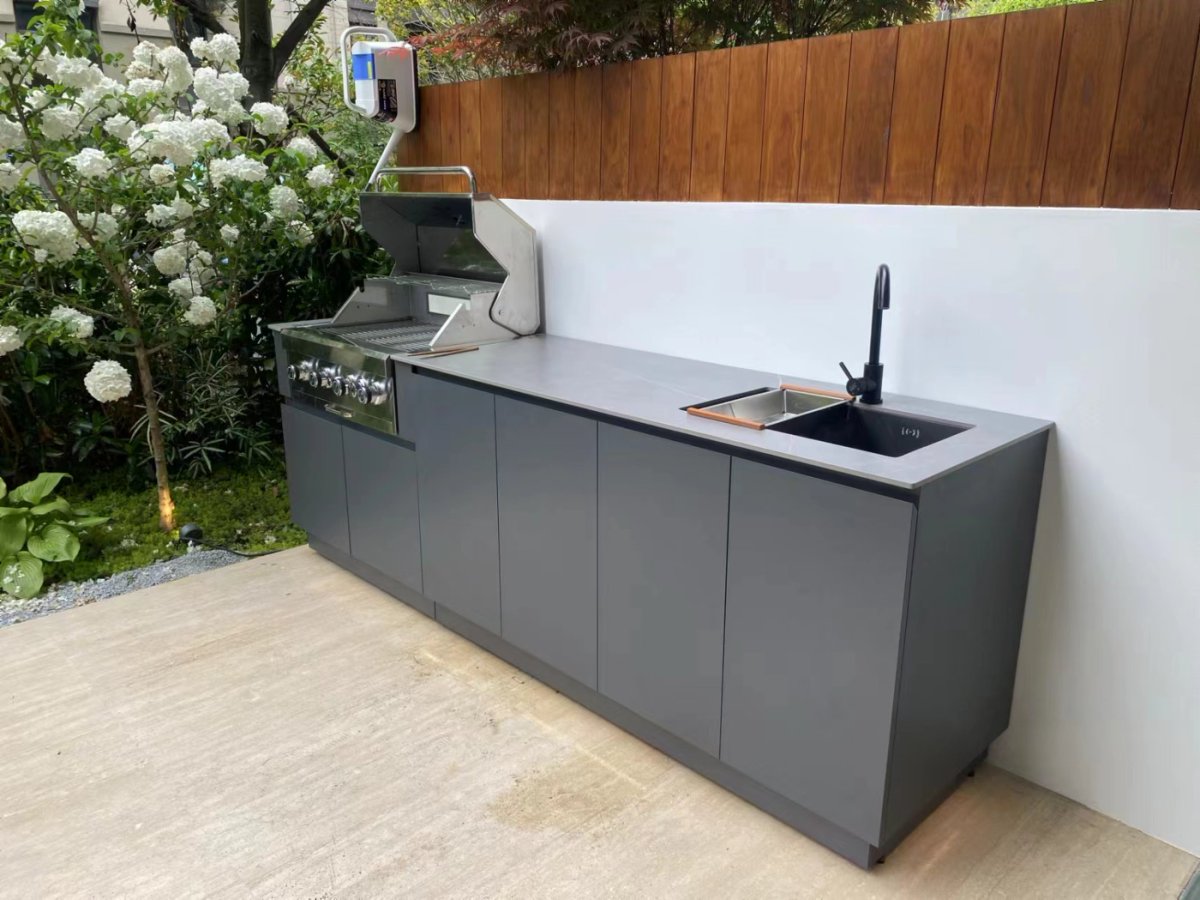 Common Problems with Custom Built Outdoor Kitchens and Their Solutions