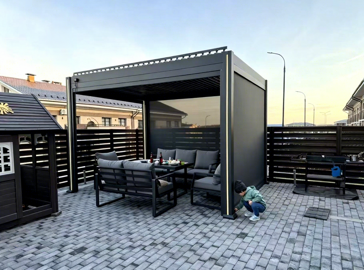 Exploring Applications of Custom Pergolas with Roof in Outdoor Spaces