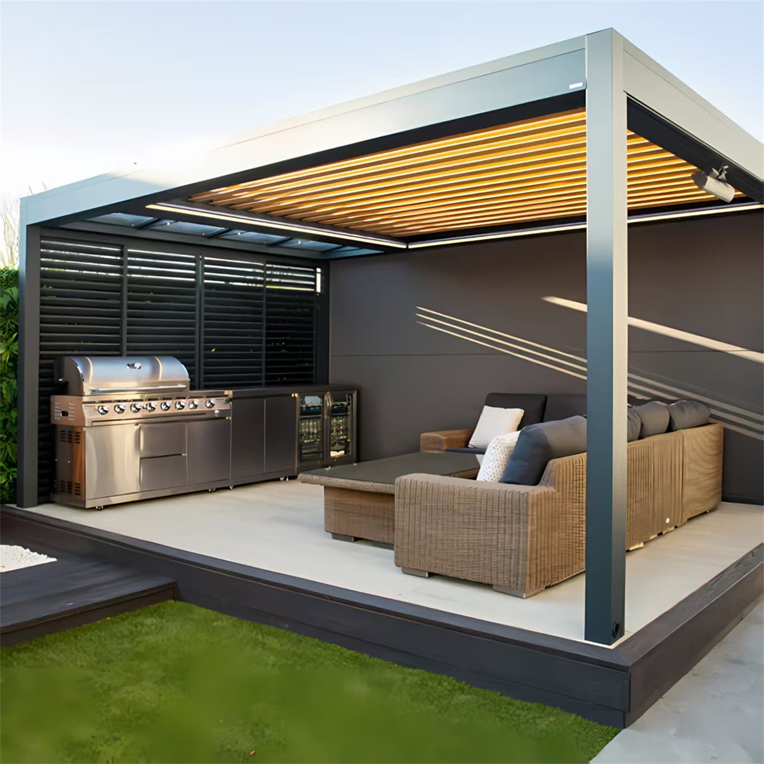 Complete Outdoor Living Space Design – Aluminum Pergola, Composite Decking & Customized Stainless Steel Outdoor Kitchen