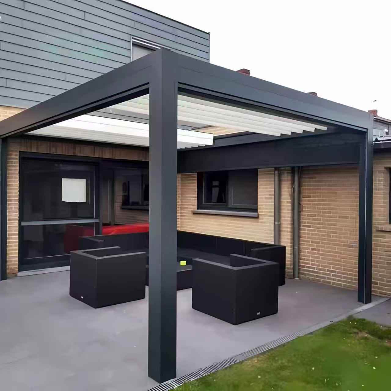 Applications of Adjustable Louvered Aluminum Pergolas in Outdoor Spaces