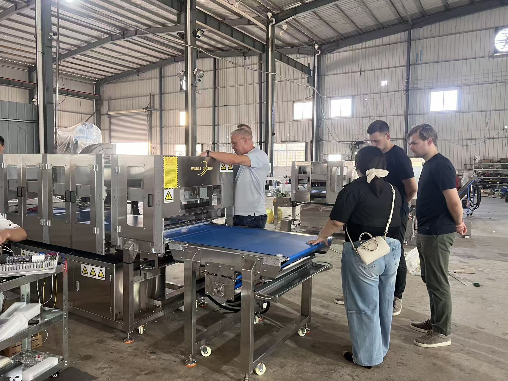 Dutch Bakery Customer Visits Wanli Group for Technology Exchange