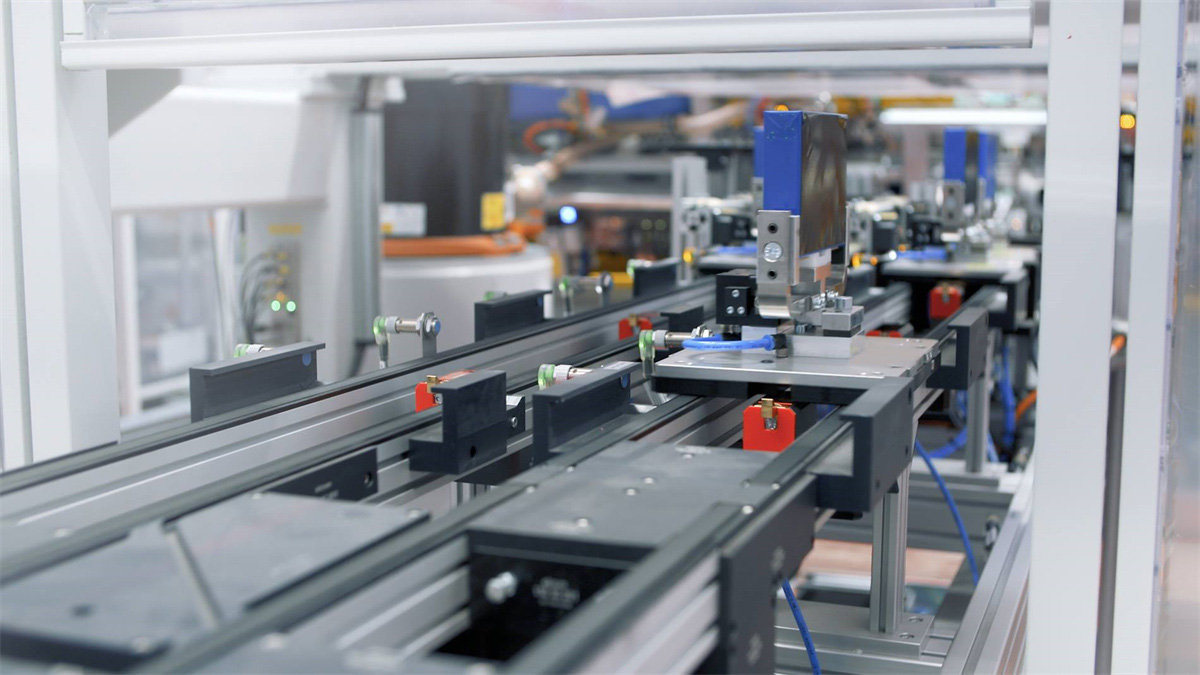 Why Pallet Conveyor Systems Matter in Lithium Battery Pack Production Lines5.jpg