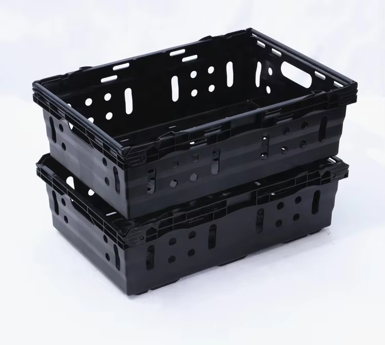plastic crates for distribution centers