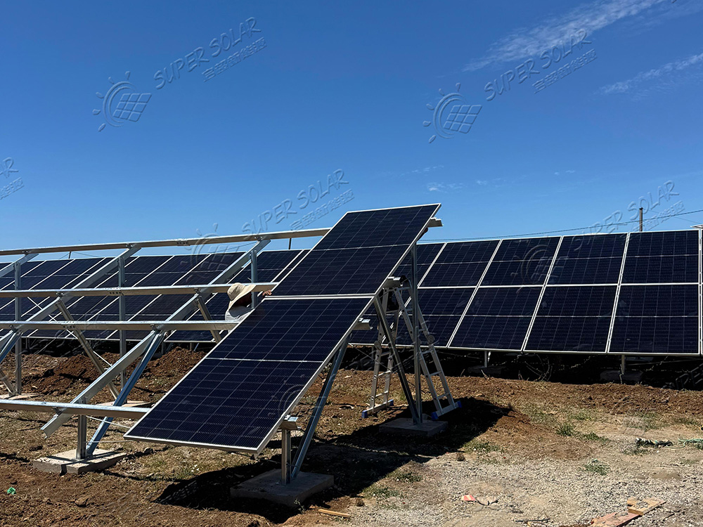 ground mounted solar structure (1).jpg