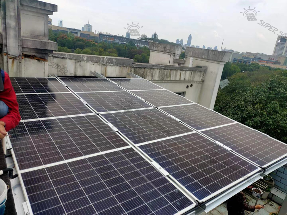China 6KW Sistema solar com suporte impermeável no telhado