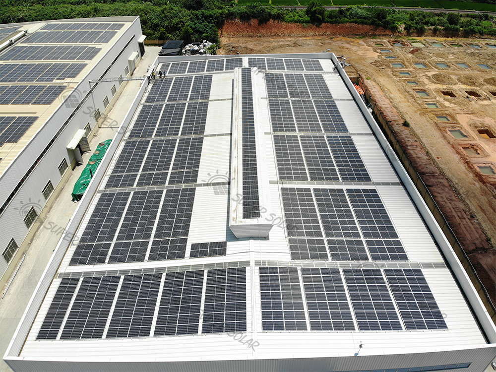 Cina 1,2MW Sistema fotovoltaico su tetto metallico