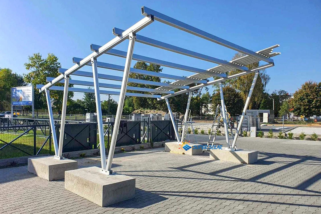 Che Cos'è un Carport Solare per Abitazioni Residenziali e Perché Utilizzarlo?
