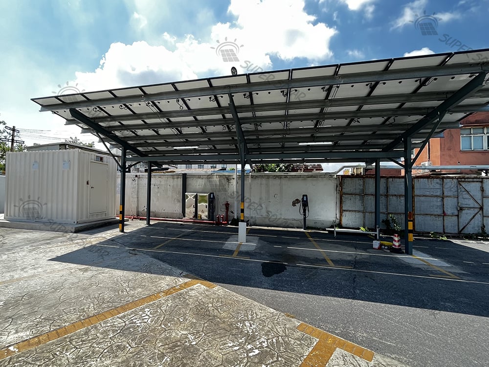 مشروع موقف سيارات بقدرة 20KW للتخزين والشحن بالطاقة الشمسية في الصين