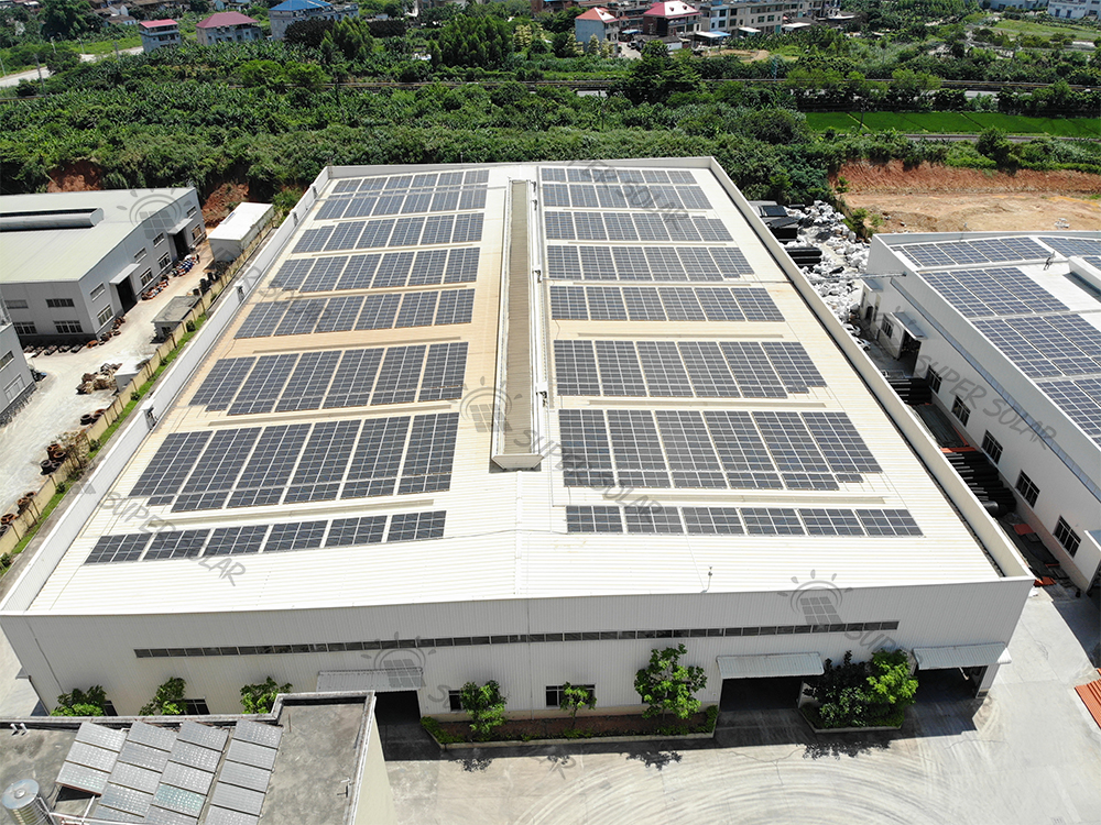 Cina 1,2MW Sistema fotovoltaico su tetto metallico