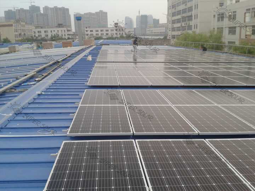 China 800KW Sistema de energia solar em telhado metálico