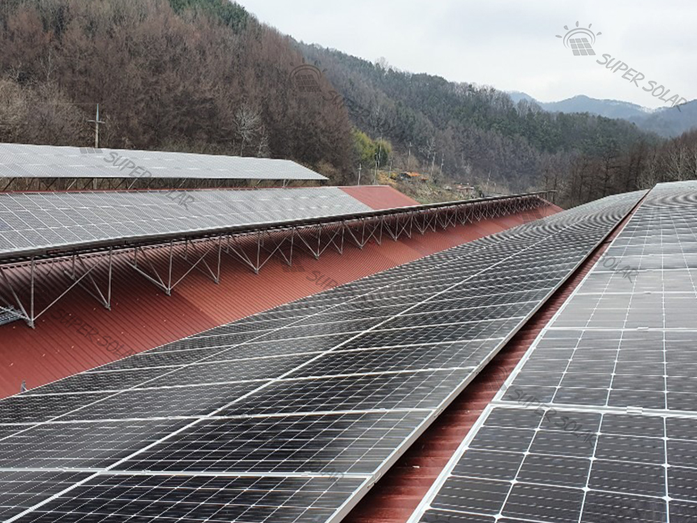 Corée du Sud 657KW Système solaire pour toit métallique