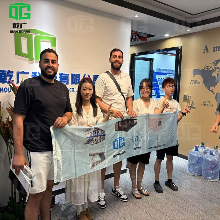Australian clients come to visit the company