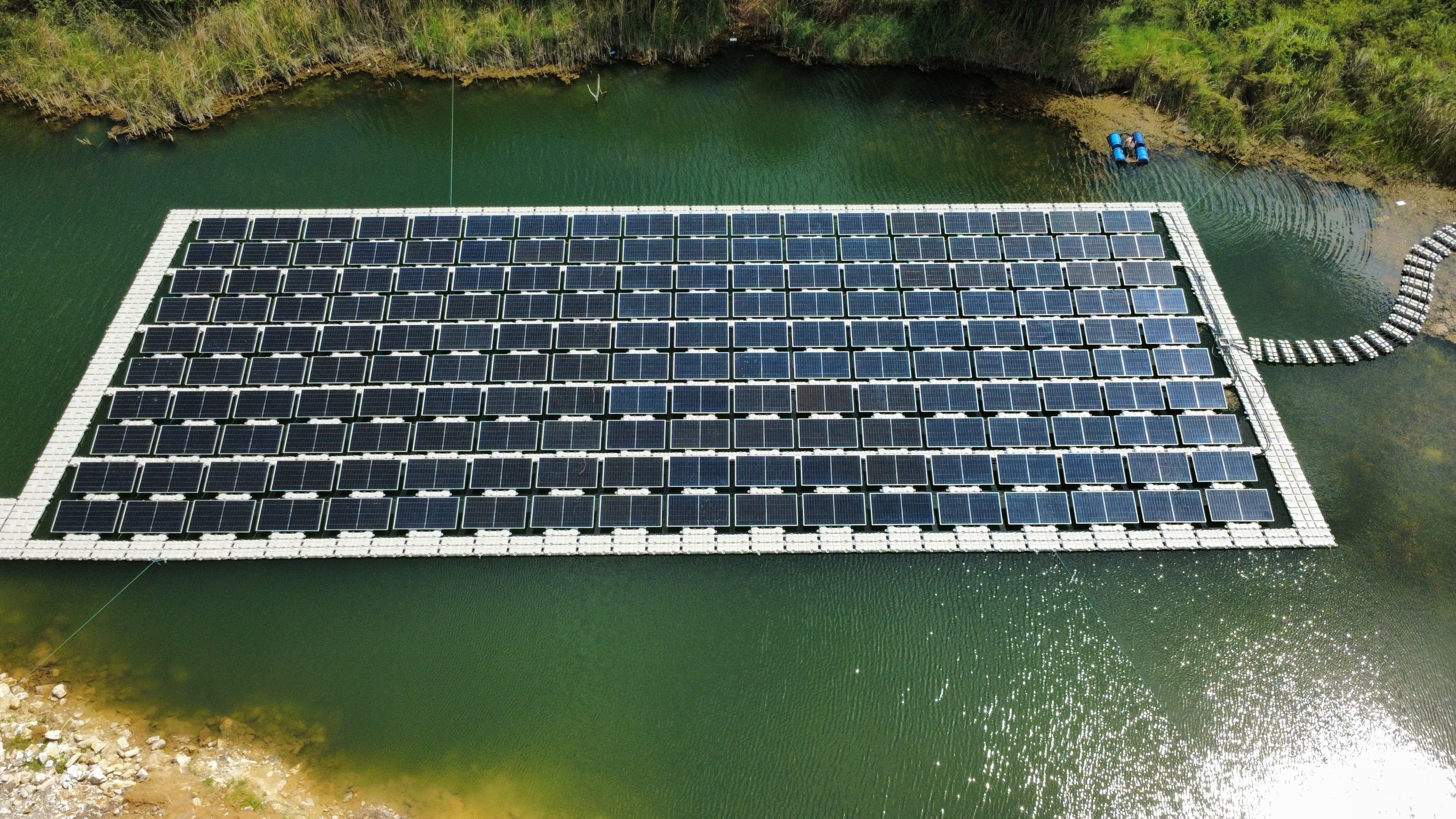 Nakhon Sawan – 130,5-kW-Schwimm-PV-Projekt in Thailand