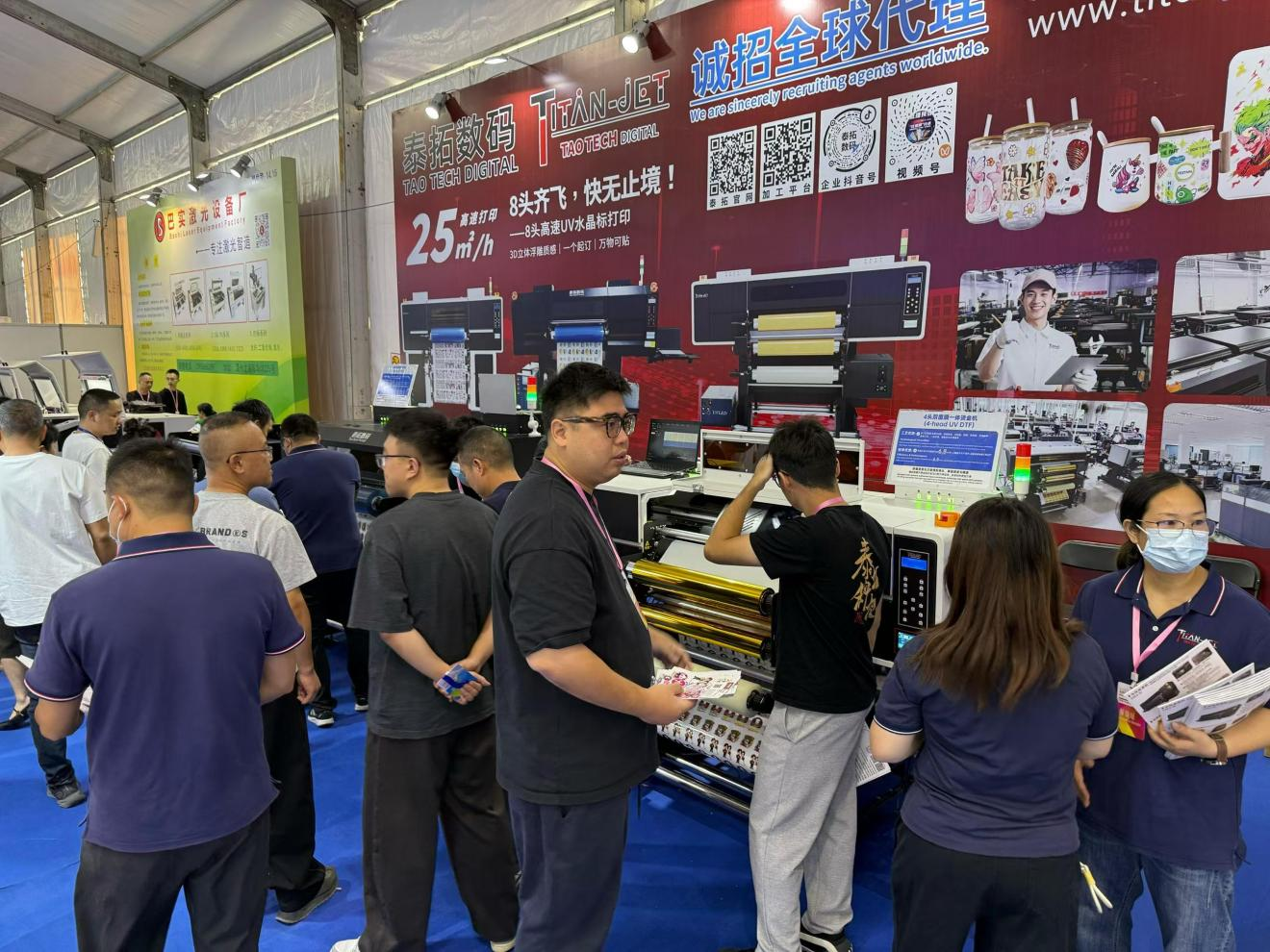 Exhibition for Four-Head Dual-Layer Lamination and Hot Stamping/Pressing Machine