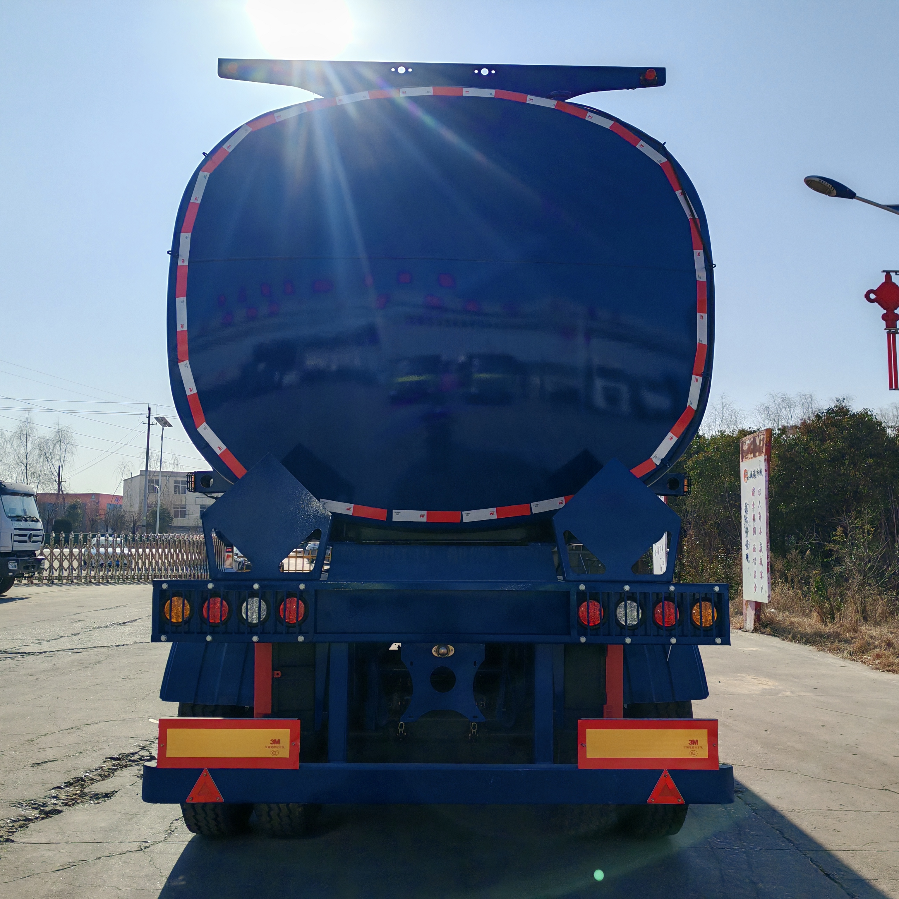 45 Cubic Meter 5-Compartment Fuel Tanker Trailer