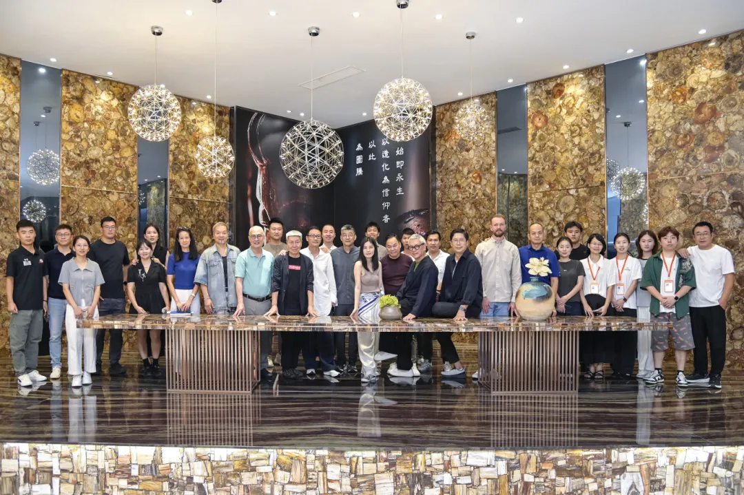 Friends from Afar Visit  Renowned Chinese Designers and Entrepreneurs Visit Yingliang Group for Exchange and Discussion (21).webp