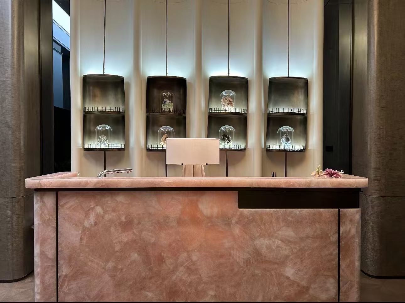 Mesa de piedra premium con cristal rosa muebles de piedra obras de arte en piedra