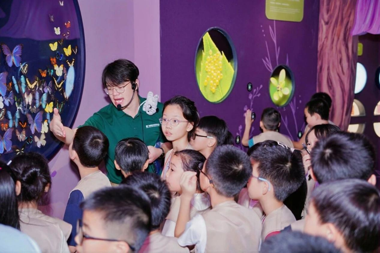 Fujian Yingliang Stone Natural History Museum and Xiamen Chengyi Nature Exploration Hall Launch 'Color Explosion' Themed Science Exhibition2.png