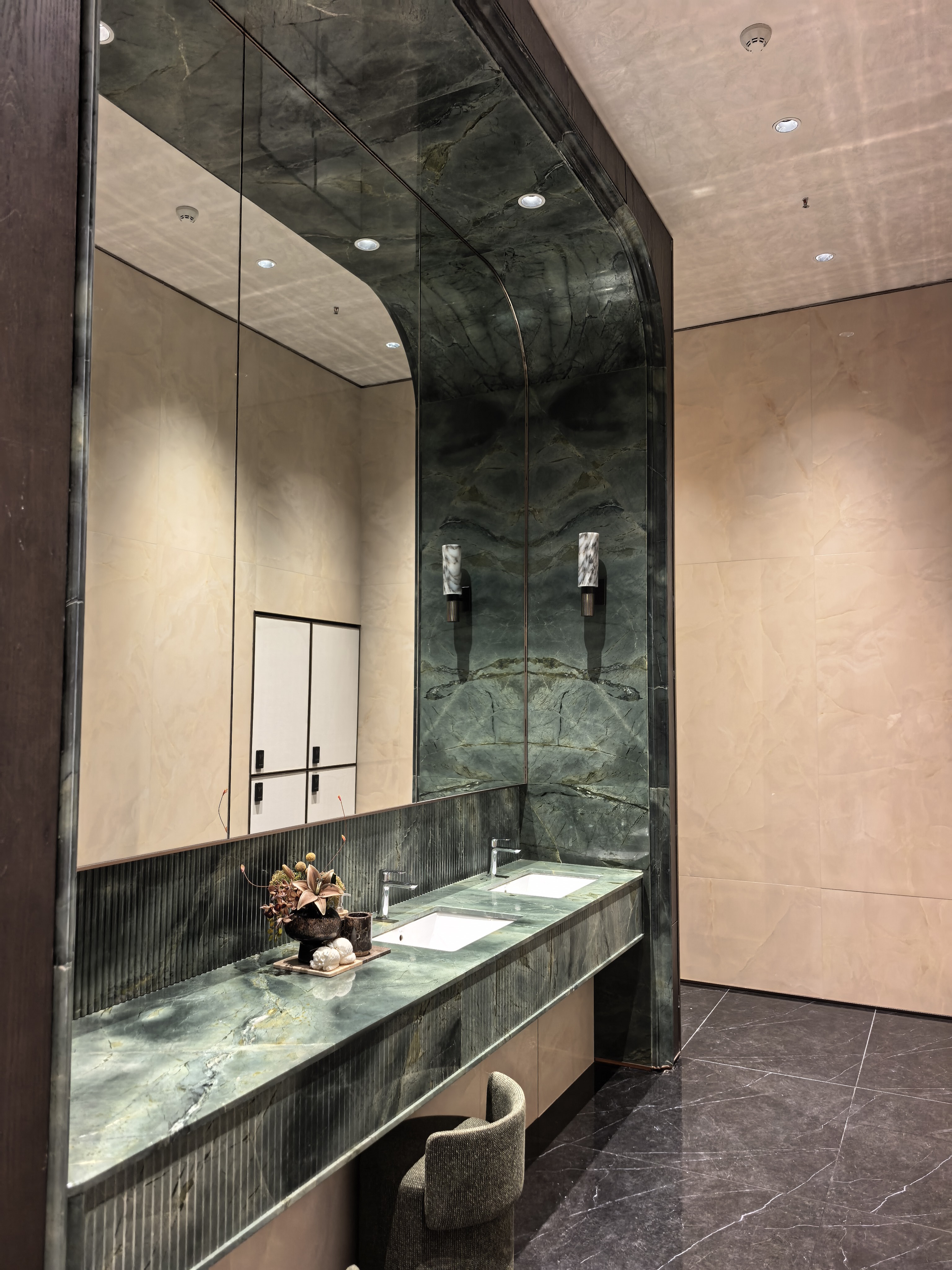 What Are Common Installation Issues with Marble Backsplash and How to Avoid Them?