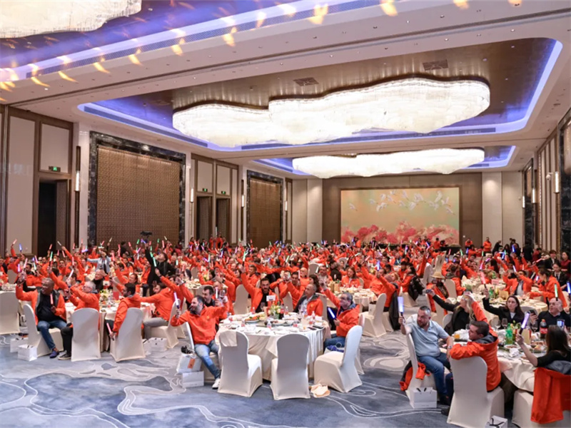 La pierre porte toutes choses, ensemble nous entamons un nouveau voyage | Le dîner de réception thématique du Groupe Yingliang « UNE PIERRE, UN MONDE » lors de la Foire internationale de la pierre de Xiamen s'est conclu avec succès