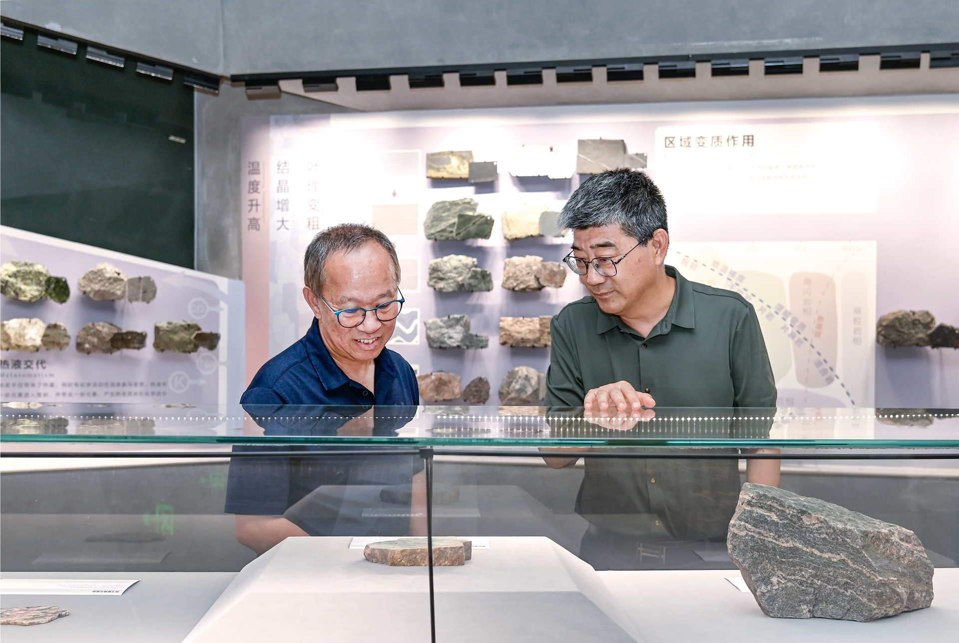 Orthopedics and Regenerative Medicine Expert, Fellow of the Australian Academy of Health and Medical Sciences Professor Zheng Minghao Visits Yingliang Group for Guidance.png
