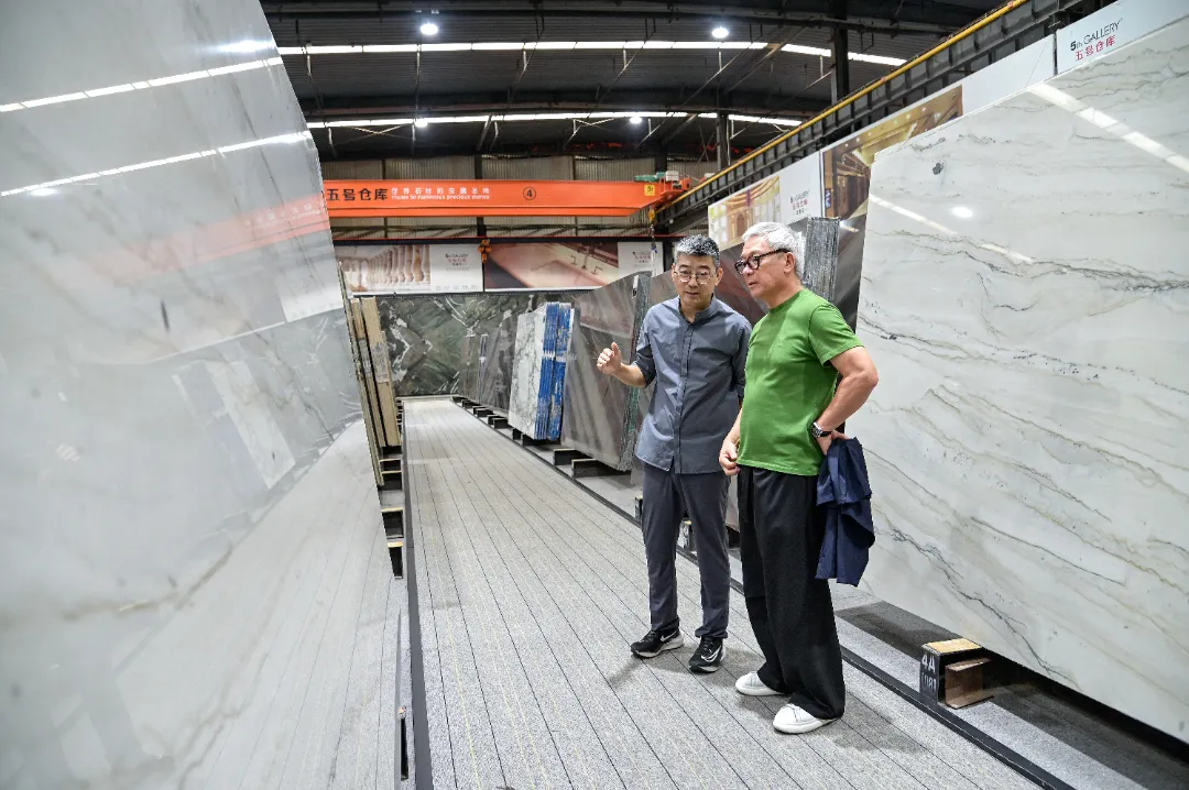 Friends from Afar Visit  Renowned Chinese Designers and Entrepreneurs Visit Yingliang Group for Exchange and Discussion (16).webp
