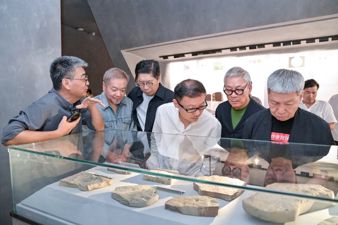 Friends from Afar Visit  Renowned Chinese Designers and Entrepreneurs Visit Yingliang Group for Exchange and Discussion (5).webp