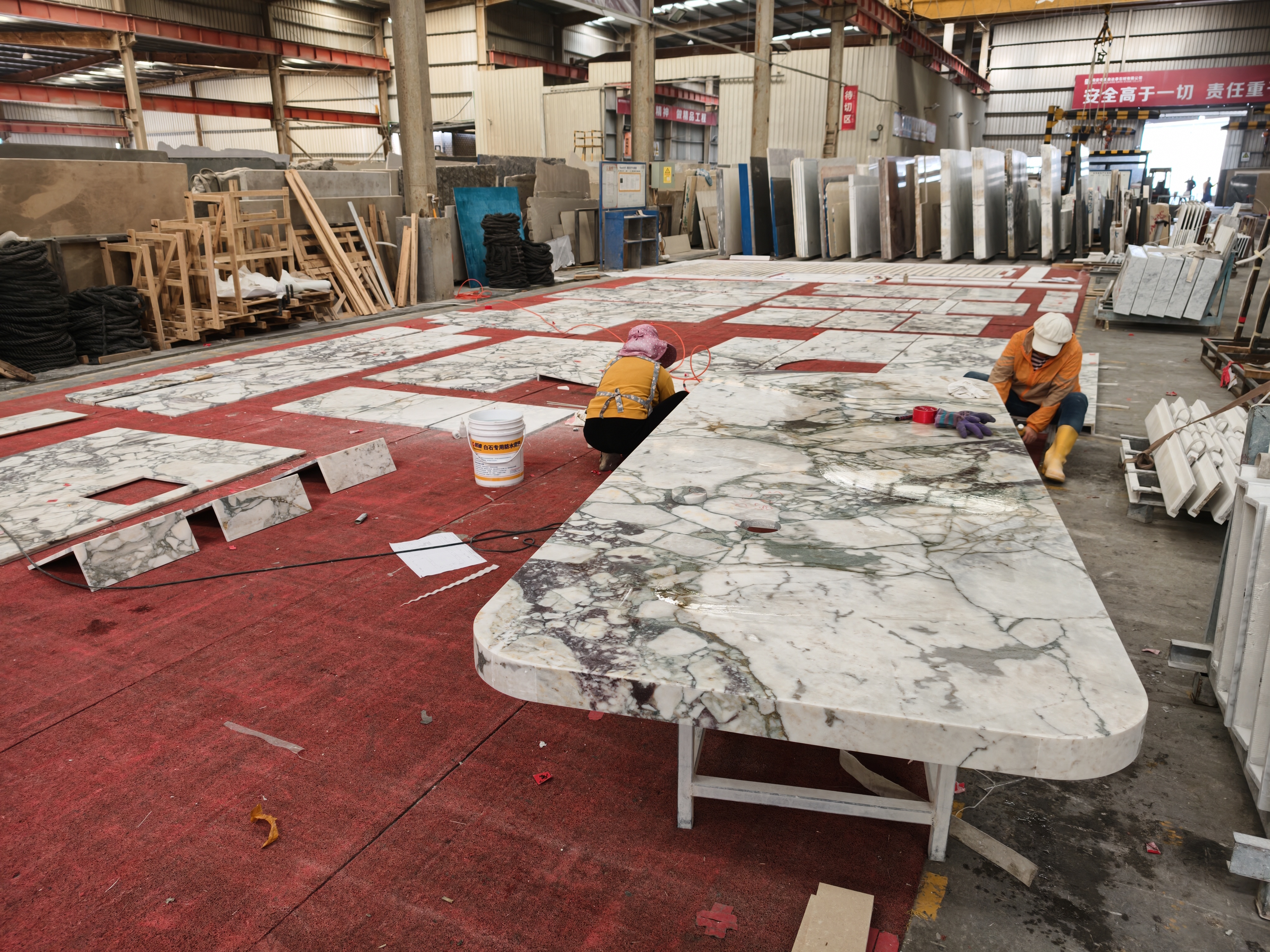 How White Marble Countertops Enhance the Aesthetic of Modern Kitchens?