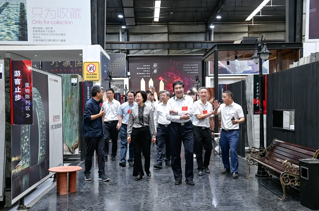 Fujian Provincial Delegation of National People's Congress Visits Yingliang Group for Inspection and Research (11).webp