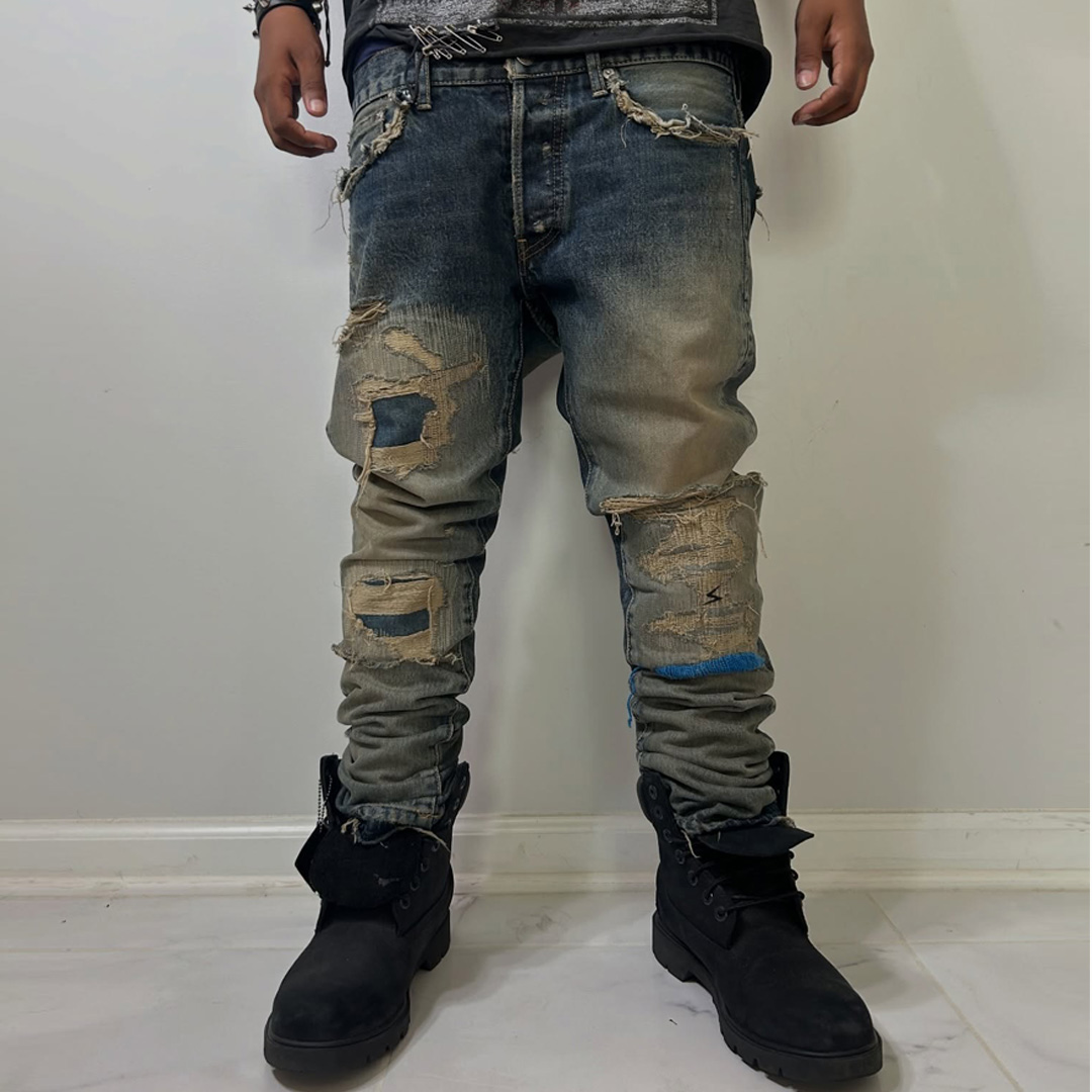 Ergonomic Slim Cutting & High-Quality Stretch Denim