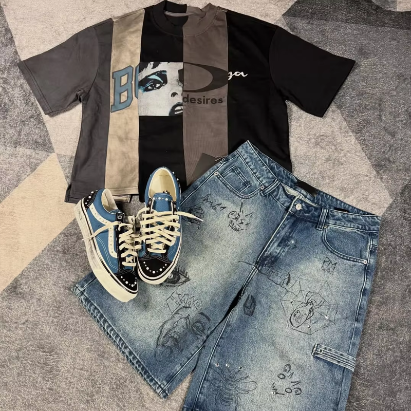 Mænds high-street patchwork skærprint overstørrelse T-shirt og forstyrret strass-jeansshorts i amerikansk retro-stil – tilpasbar
