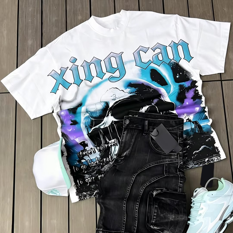 Herresæt i 100 % bomuld med vintage-rhinestones og DTG-digital print på T-shirt samt forældede jeansshorts – brugerdefineret design tilgængeligt