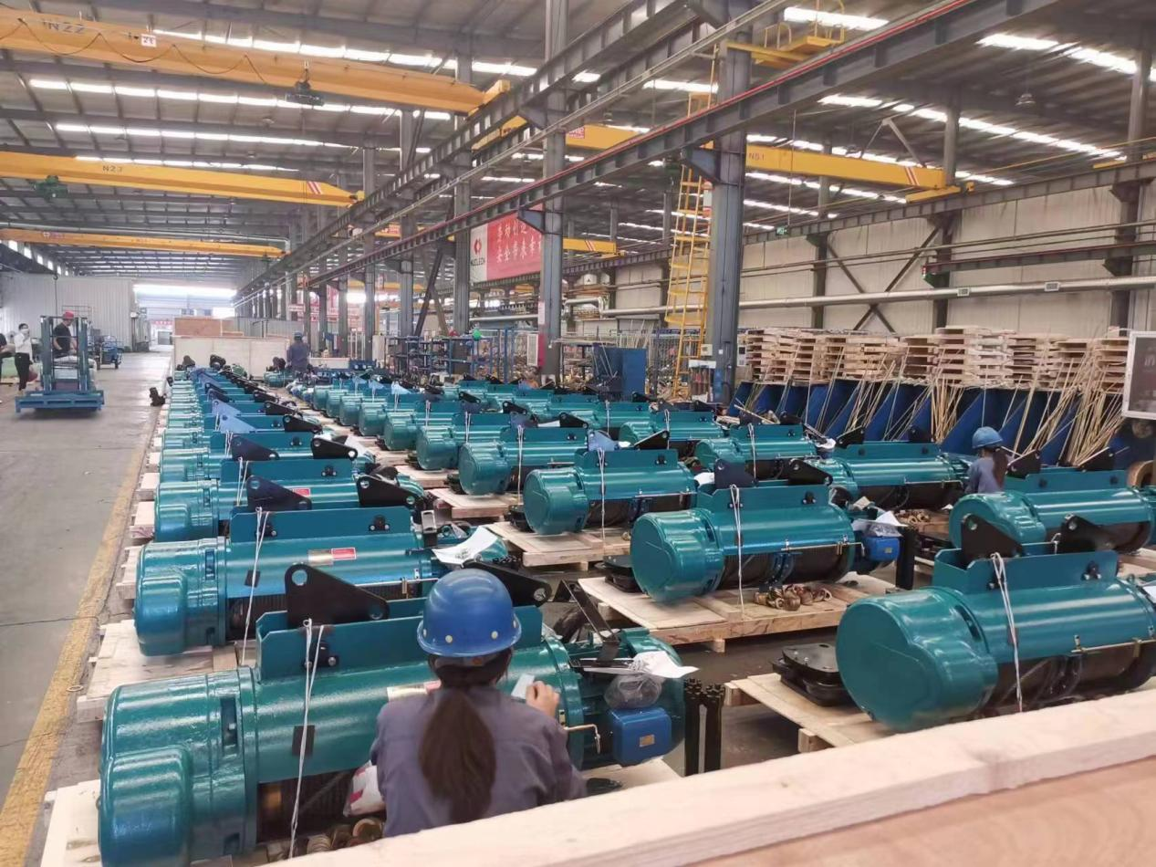 Electric hoists contribute to key projects and win high acclaim. 