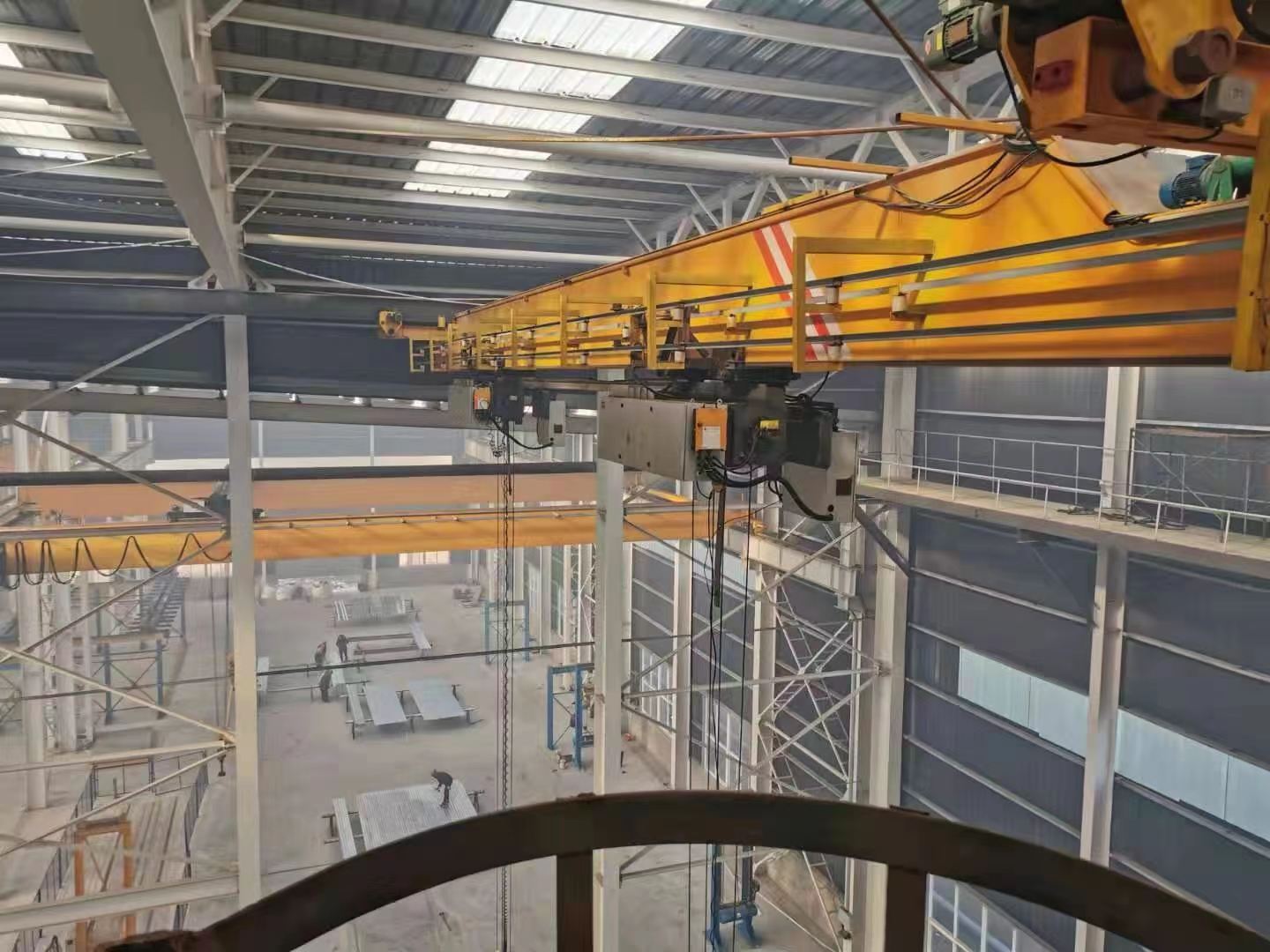 High strength steel plate strengthens the load bearing capacity of explosion-proof single girder crane.