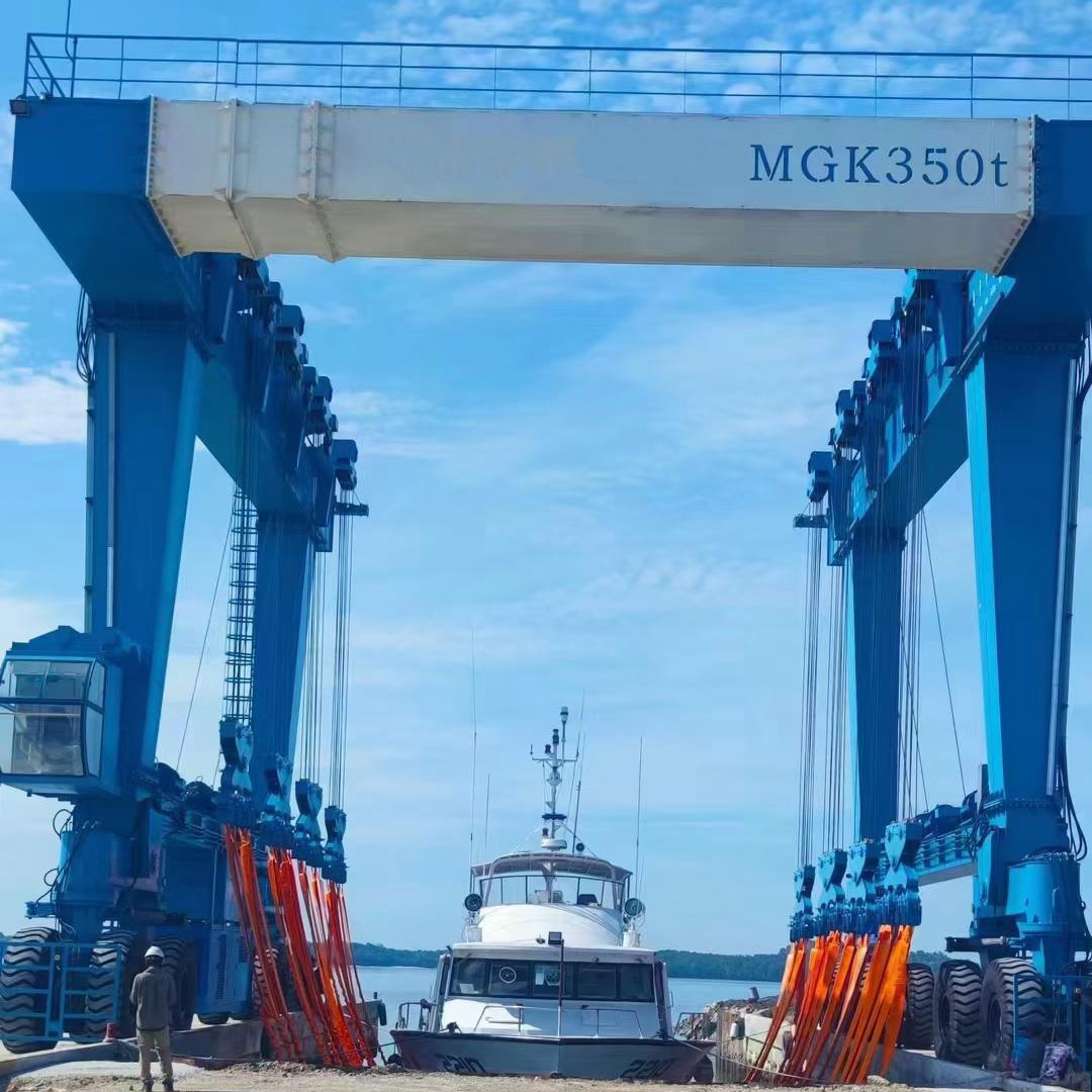 300t heavy-duty yacht crane