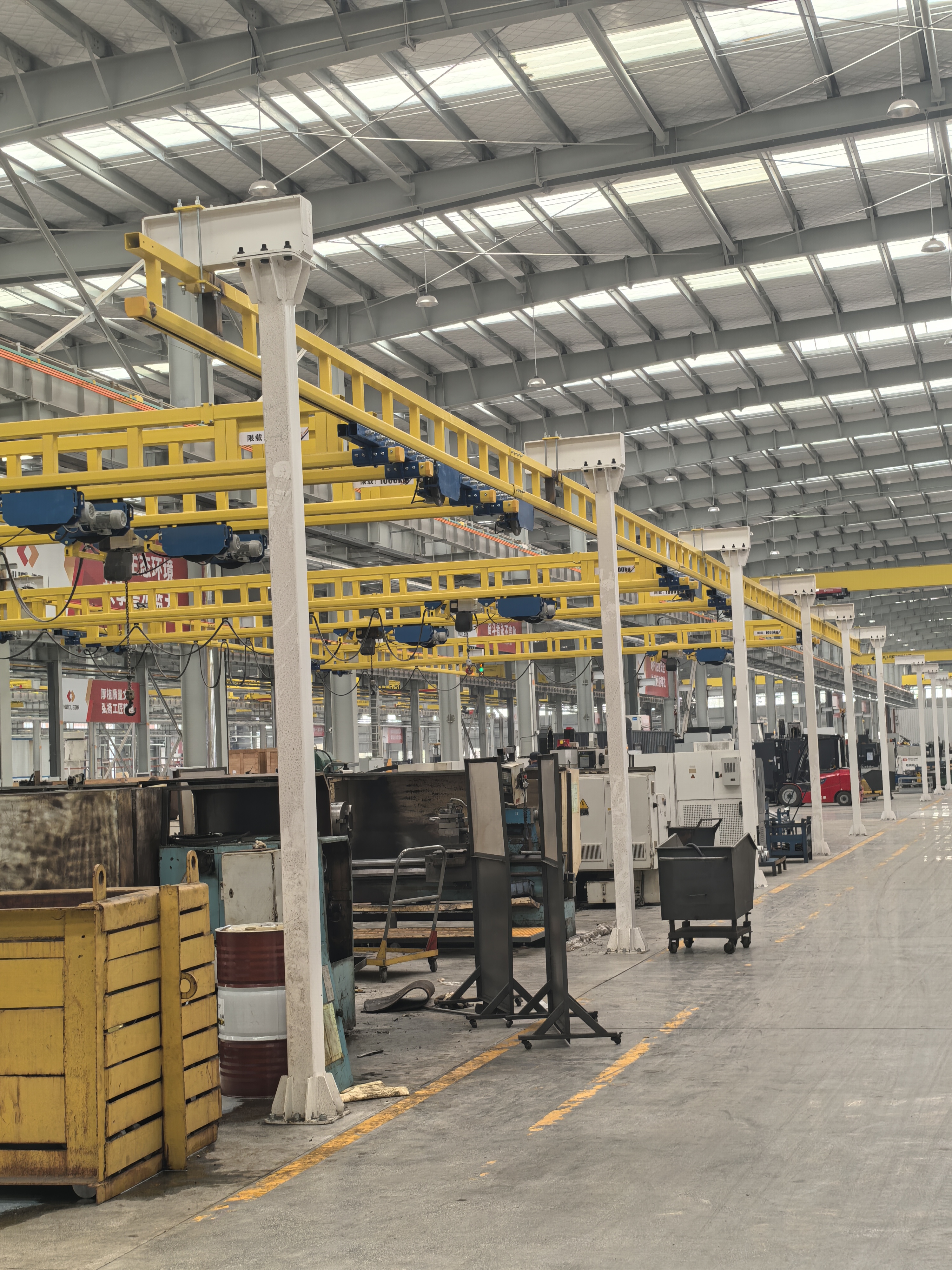 KBK light-duty overhead rail system is equipped with a 1t single-girder monorail crane