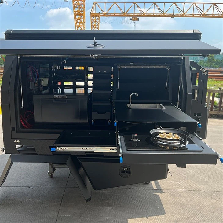 Black Aluminium Canopy for Dual Cab with Roof Tent6.png